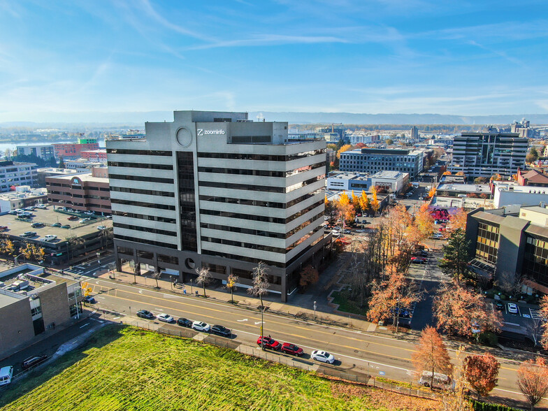 805 Broadway St, Vancouver, WA for rent - Building Photo - Image 1 of 10