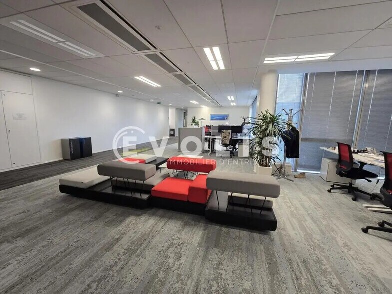 Office in Massy to rent - Building Photo - Image 2 of 10