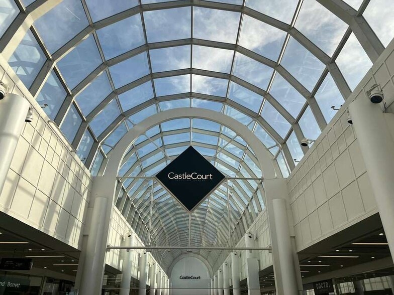 Royal Ave, Belfast to rent - Building Photo - Image 1 of 1