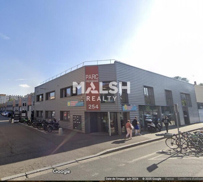 Office in Villeurbanne to rent - Building Photo - Image 3 of 17