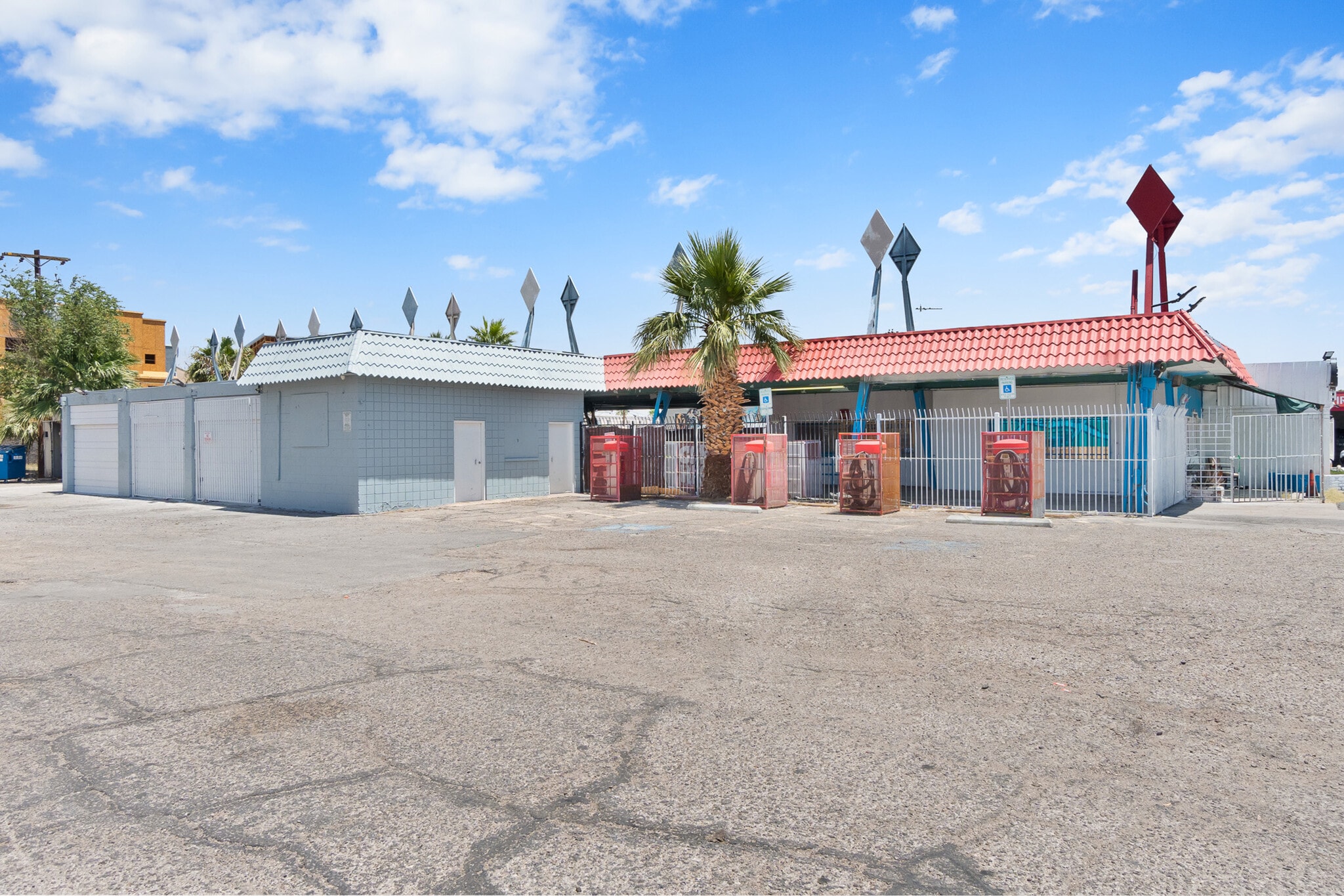 1961 E Charleston Blvd, Las Vegas, NV to rent Building Photo- Image 1 of 17