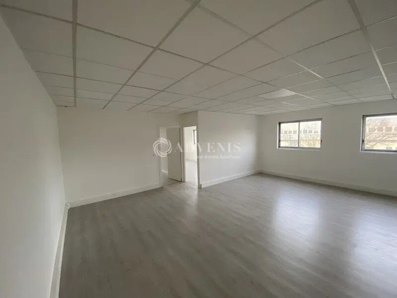 Vente Bureaux 77 m² - Photo 1