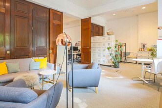 48-49 Russell Sq, London to rent Interior Photo- Image 2 of 6