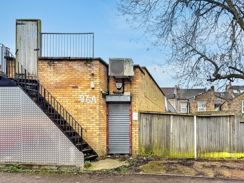 96 Snakes Ln E, Woodford Green for sale - Building Photo - Image 3 of 4