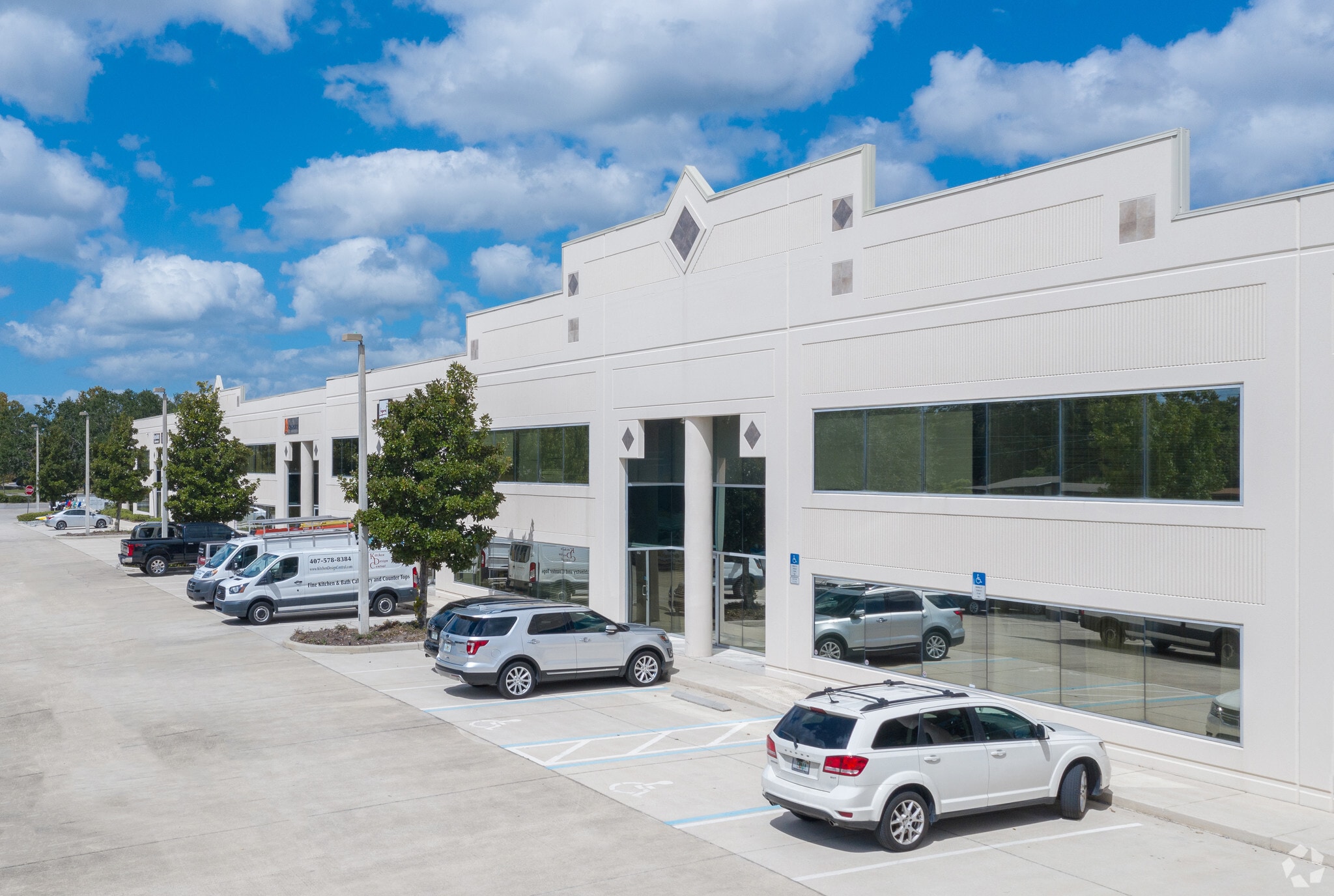 4333 Silver Star Rd, Orlando, FL to rent Primary Photo- Image 1 of 39