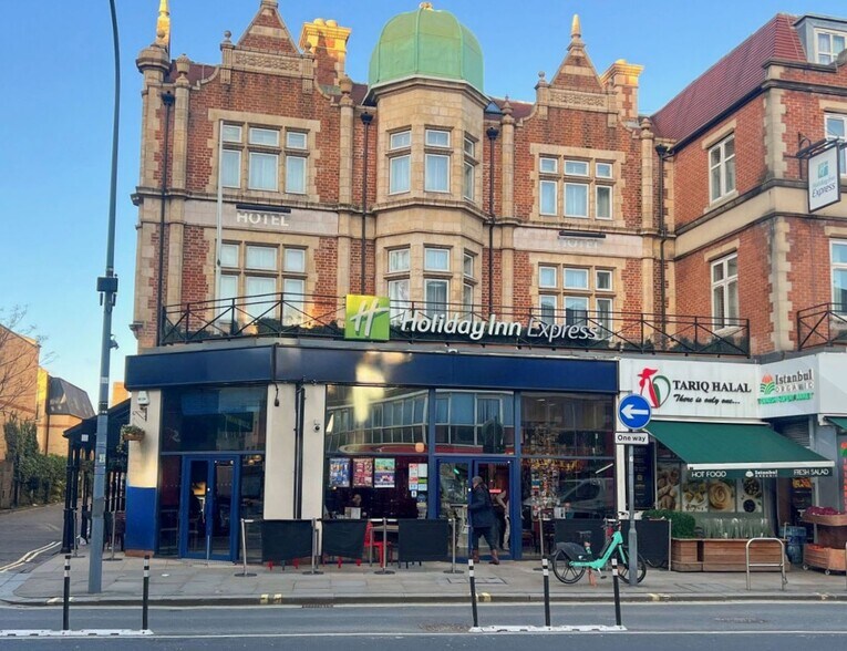 120-124 King St, London to rent - Building Photo - Image 3 of 3