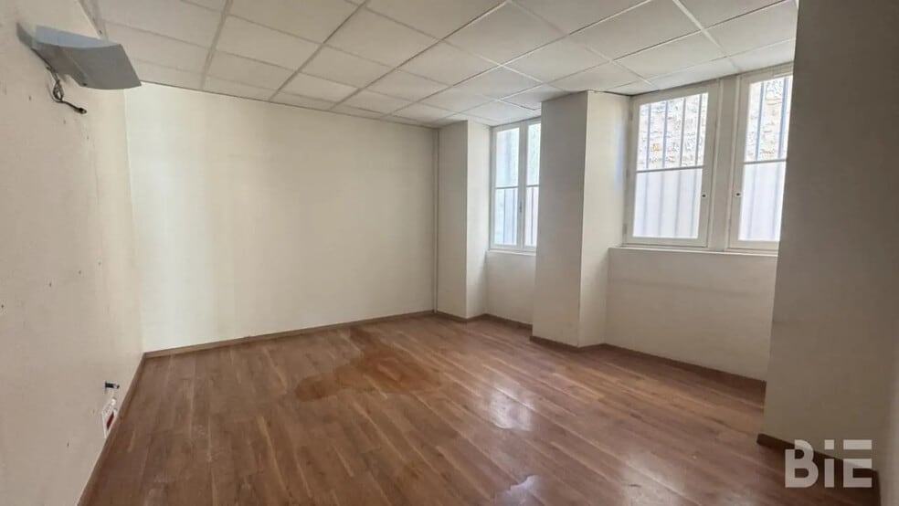 Retail in Bordeaux for sale - Interior Photo - Image 2 of 3