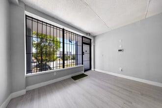 752-776 W Flagler St, Miami, FL to rent Building Photo- Image 2 of 12