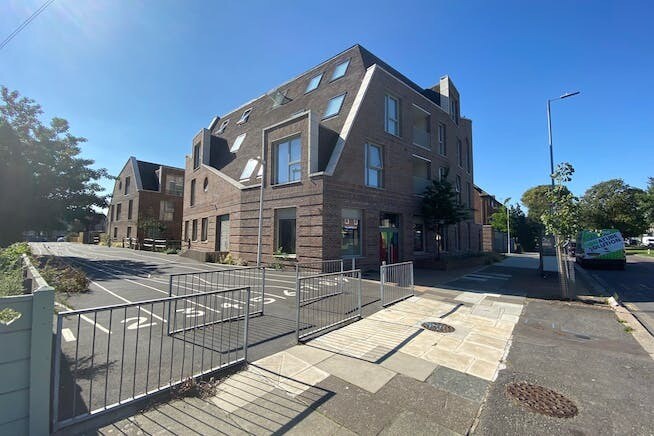 200 Becontree Av, Dagenham for sale Primary Photo- Image 1 of 1