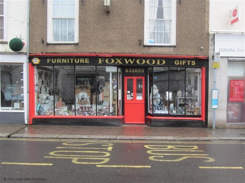 17 Victoria Rd, Dartmouth to rent Primary Photo- Image 1 of 2