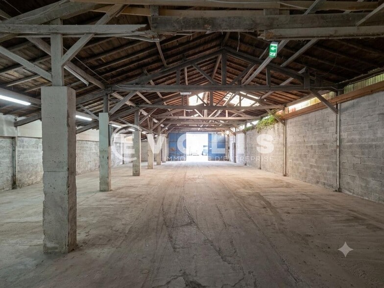 Light Industrial in Vitry Sur Seine for sale - Interior Photo - Image 3 of 13