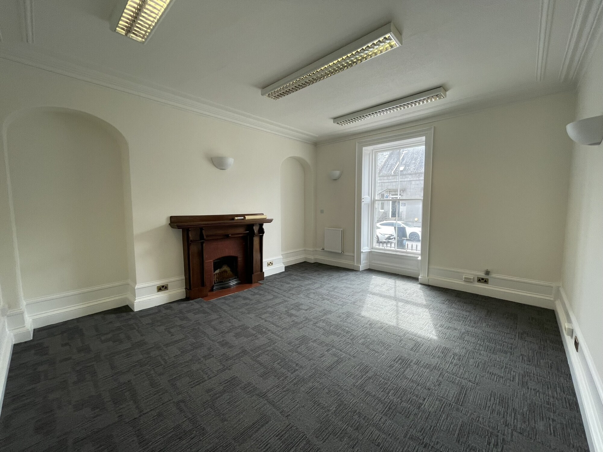 17 Albert St, Aberdeen to rent Interior Photo- Image 1 of 6