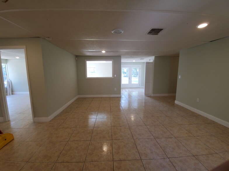 110 Bry Lynn Dr, Melbourne, FL for sale - Interior Photo - Image 3 of 6