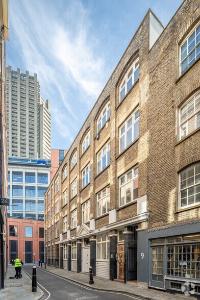 14-15 Newbury St, London to rent - Building Photo - Image 3 of 40