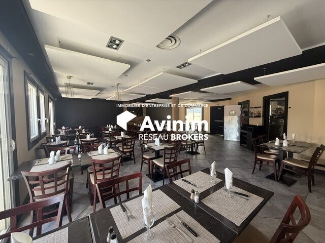Retail in Sartrouville for sale Building Photo- Image 1 of 8