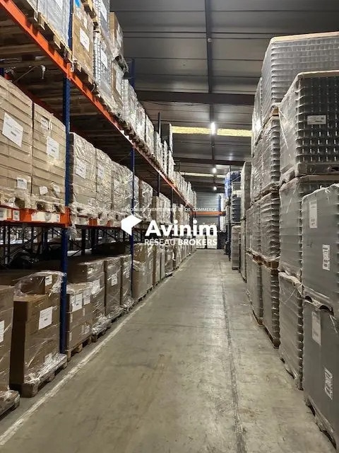 Location Entrepôt 7 834 m² - Photo 1