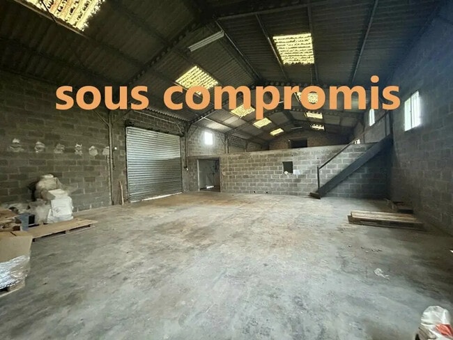 Vente Local d'activités 300 m²