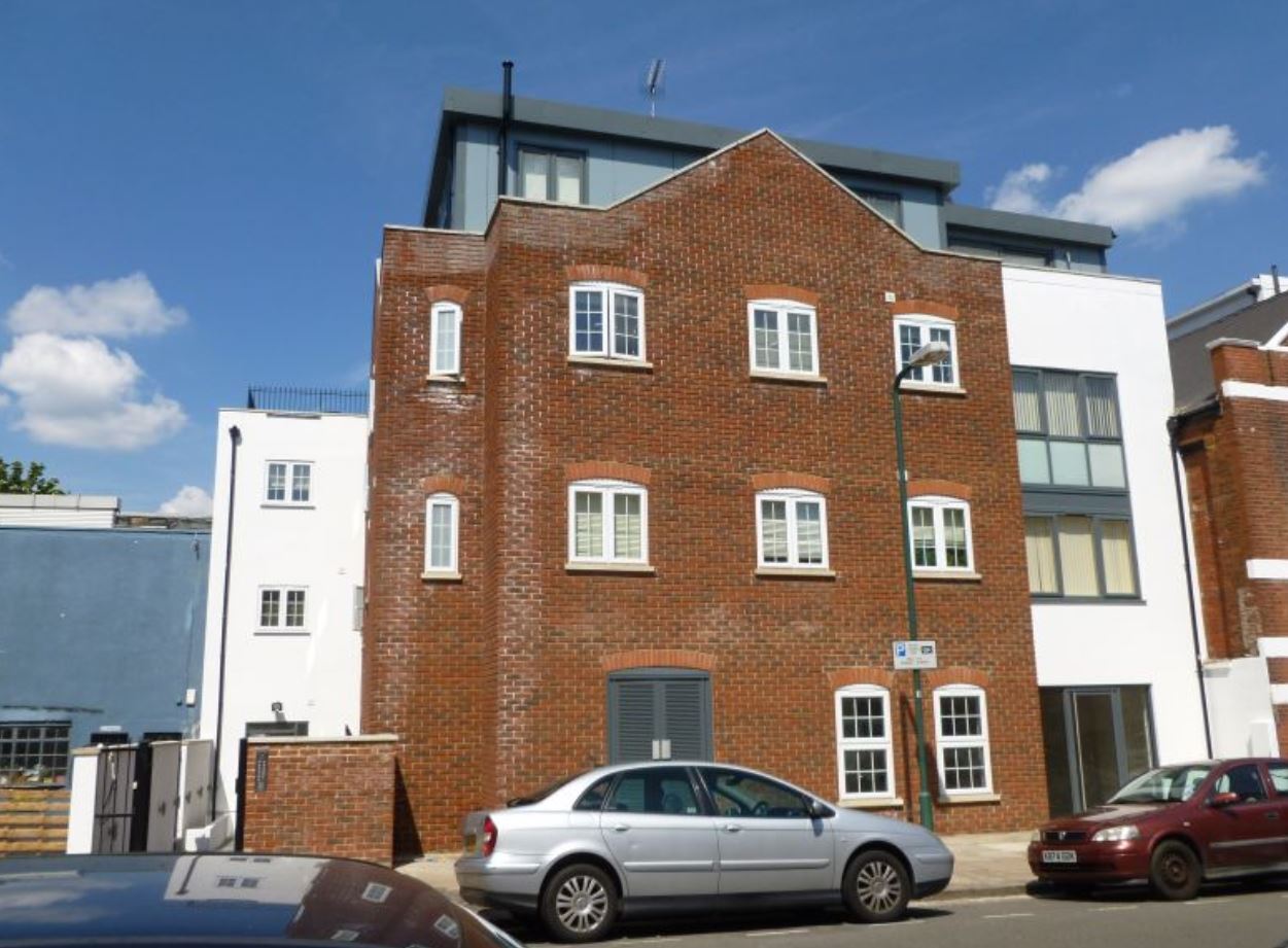 Maybury Gdns, London for sale Primary Photo- Image 1 of 1