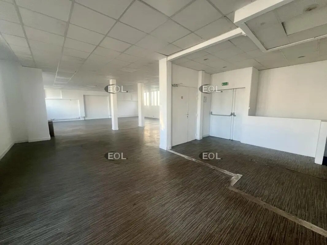 Office in La Courneuve to rent Interior Photo- Image 1 of 5