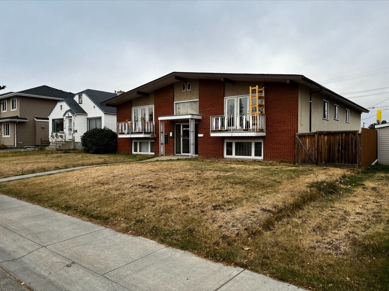 7416 81 Av NW, Edmonton, AB for sale - Primary Photo - Image 1 of 1