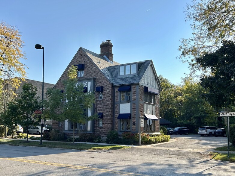 140-144 Green Bay Rd, Winnetka, IL for rent - Building Photo - Image 1 of 4