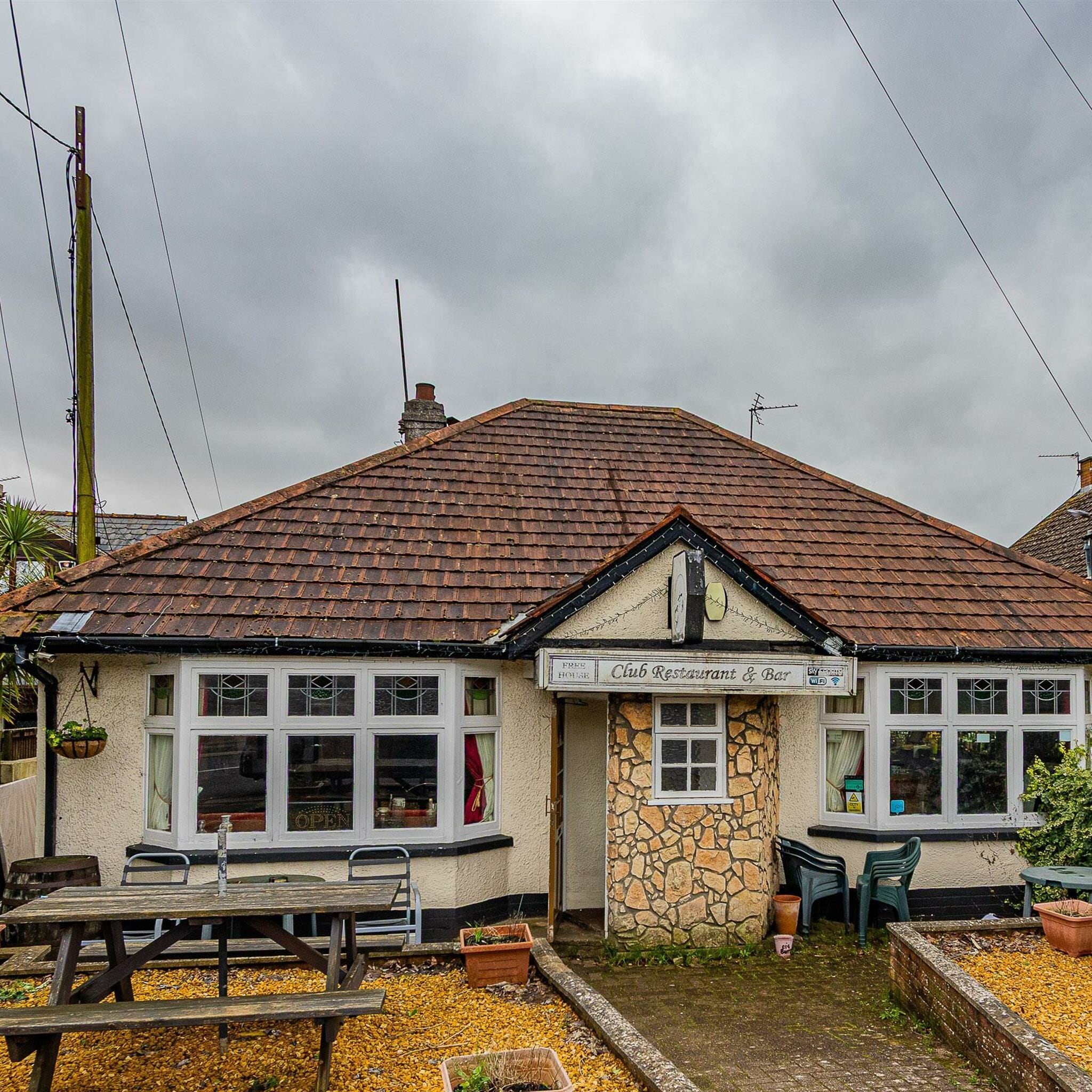 90 South Rd, Penarth to rent Primary Photo- Image 1 of 5