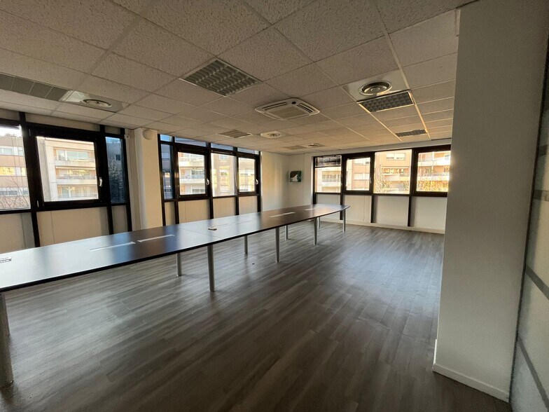 Office in Marseille to rent - Interior Photo - Image 3 of 8