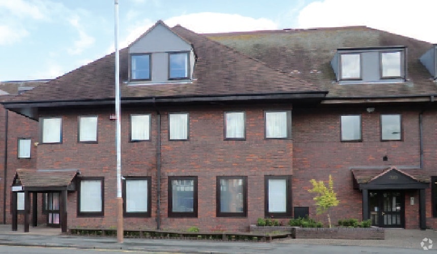 32 Anyards Rd, Cobham to rent Primary Photo- Image 1 of 2