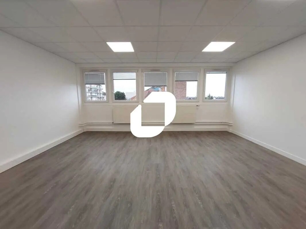 Office in Maurepas to rent Interior Photo- Image 1 of 8