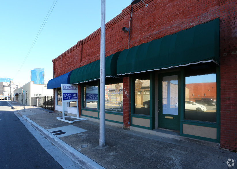 207-209 S Jennings Ave, Fort Worth, TX for rent - Building Photo - Image 3 of 3