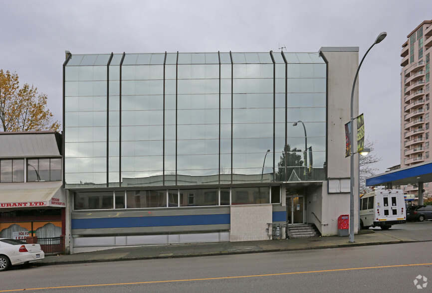 422 6th St, New Westminster, BC for rent - Building Photo - Image 3 of 6