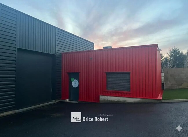 Location Local d'activités 150 m²