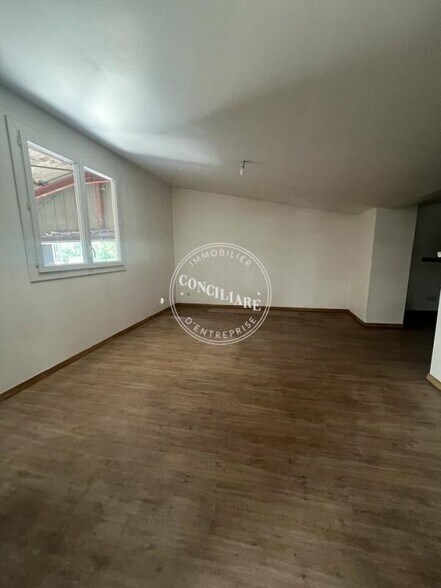 7 Avenue Léon Jouhaux, Saint-Alban to rent - Interior Photo - Image 3 of 5
