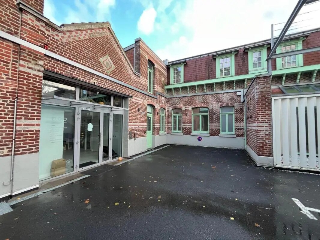 Office in Lille to rent Building Photo- Image 1 of 6