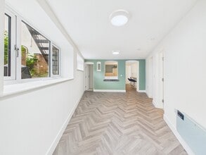 22 Newtown Rd, Malvern to rent Interior Photo- Image 1 of 10