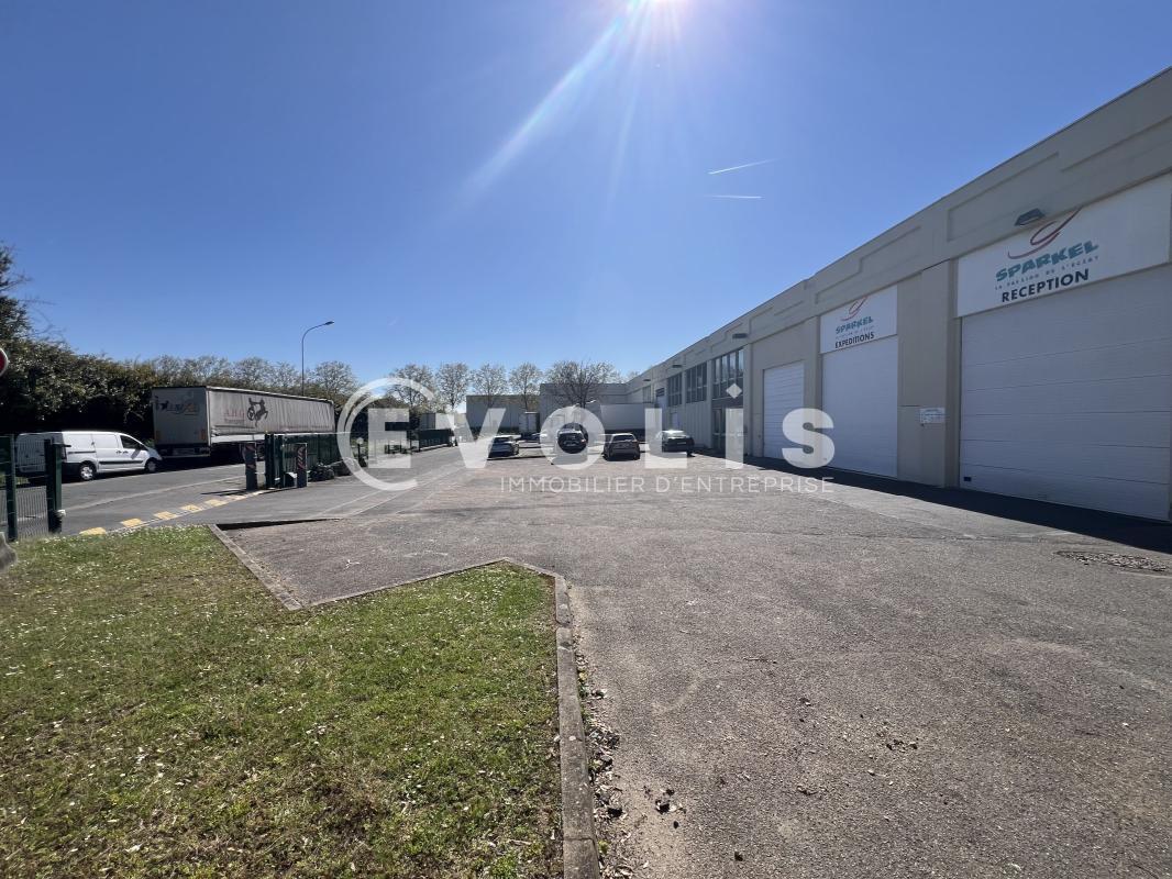 Light Industrial in Valenton to rent Building Photo- Image 1 of 14
