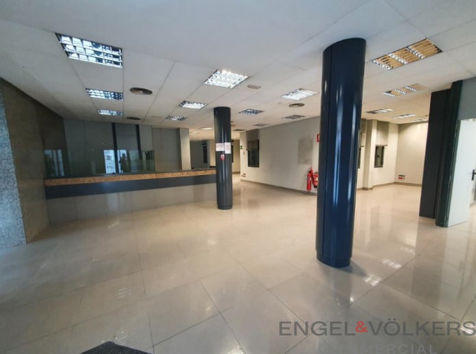Madrid, MAD 28015 - Unit Puerta DR - - Interior Photo - Image 1 of 4