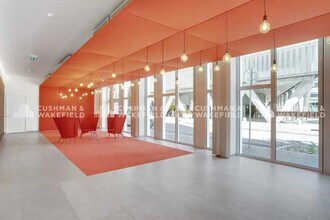 4 Rue Maurice Moissonnier, Vaulx-en-Velin to rent Interior Photo- Image 2 of 11