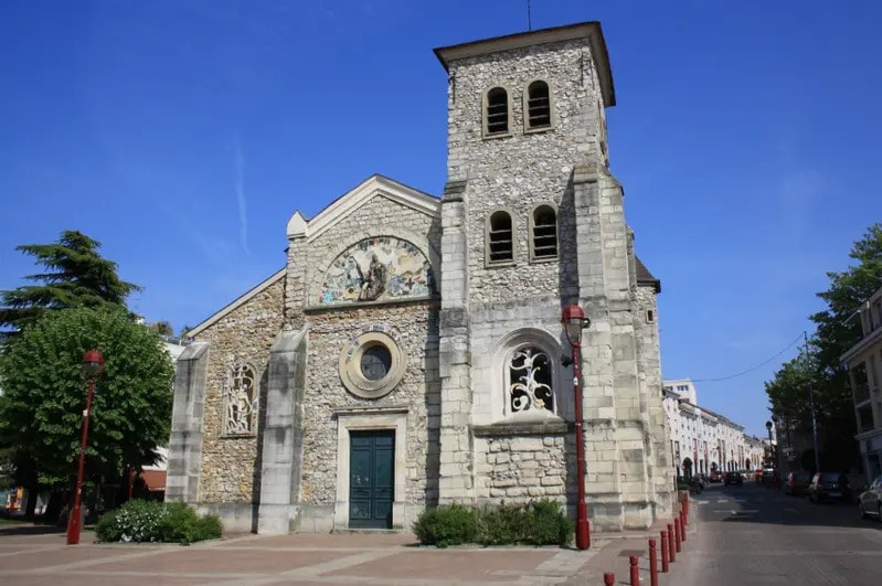Retail in Fresnes to rent - Building Photo - Image 1 of 4