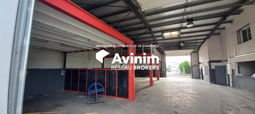 Industrial in Colomiers to rent - Interior Photo - Image 2 of 9