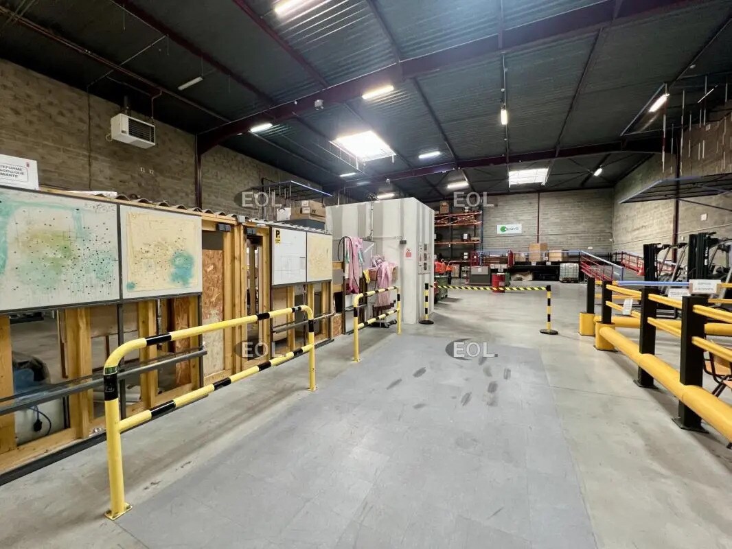 Light Industrial in Saint-Denis to rent Interior Photo- Image 1 of 5
