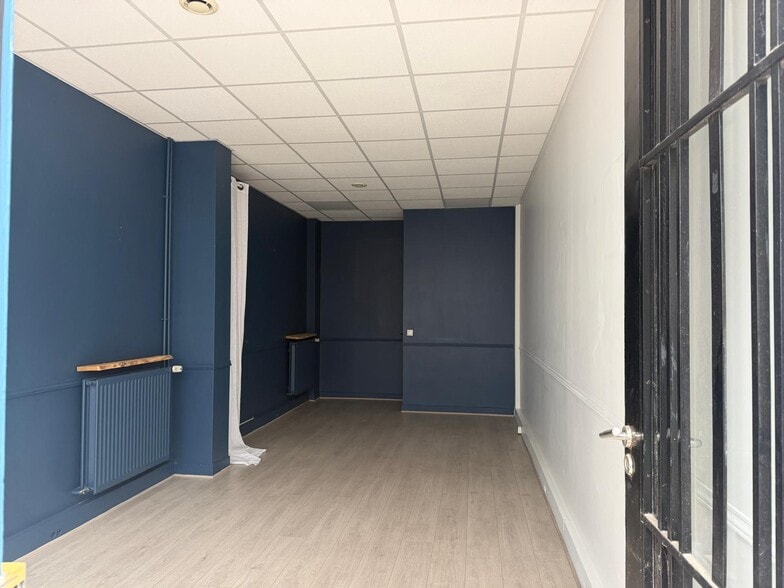 Rue Chaptal, Levallois-Perret for sale - Building Photo - Image 2 of 5