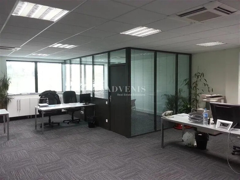 Office in Bry-sur-Marne to rent - Interior Photo - Image 3 of 5