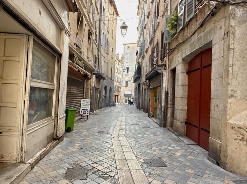 Retail in Toulon for sale - Building Photo - Image 2 of 5