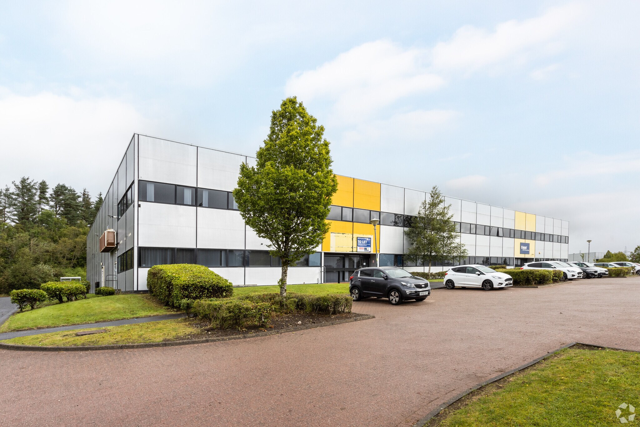 15-19 Langlands Pl, East Kilbride for sale Primary Photo- Image 1 of 1