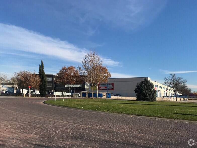 Calle Severo Ochoa, 7-15, Rivas-Vaciamadrid, Madrid to rent - Building Photo - Image 2 of 9