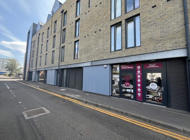 56 Brown St, Dundee to rent - Building Photo - Image 1 of 5