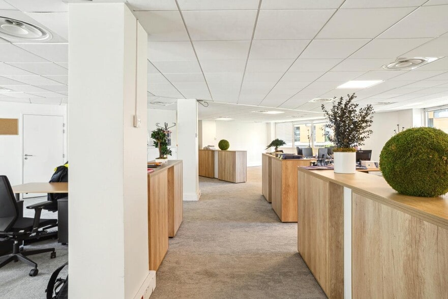 Office in Issy-les-Moulineaux to rent - Building Photo - Image 3 of 10