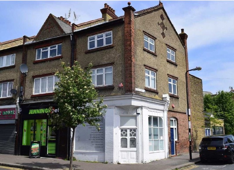 400 Hale End Rd, London for sale - Primary Photo - Image 1 of 1