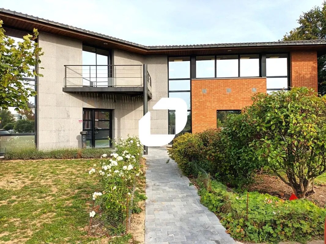 Office in Lezennes to rent Building Photo- Image 1 of 8